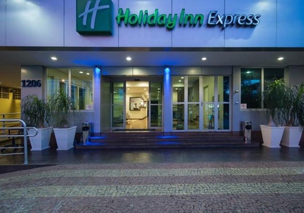 Holiday Inn Express Avenida Sumare サンパウロ エクステリア 写真