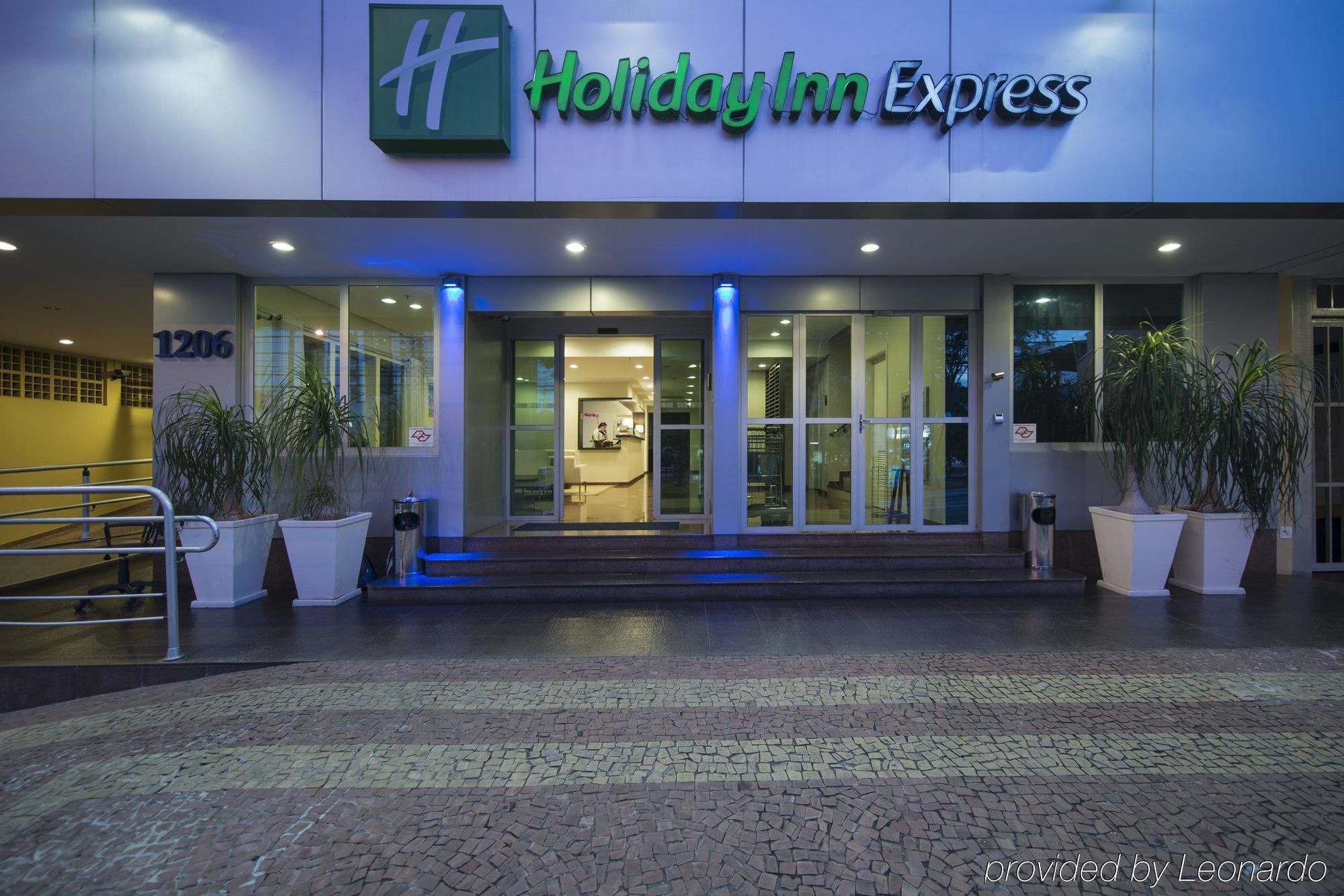 Holiday Inn Express Avenida Sumare サンパウロ エクステリア 写真