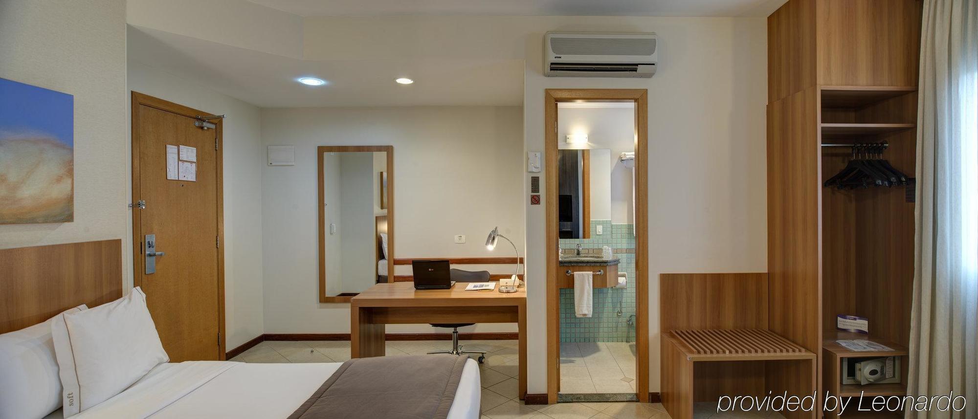 Holiday Inn Express Avenida Sumare サンパウロ エクステリア 写真