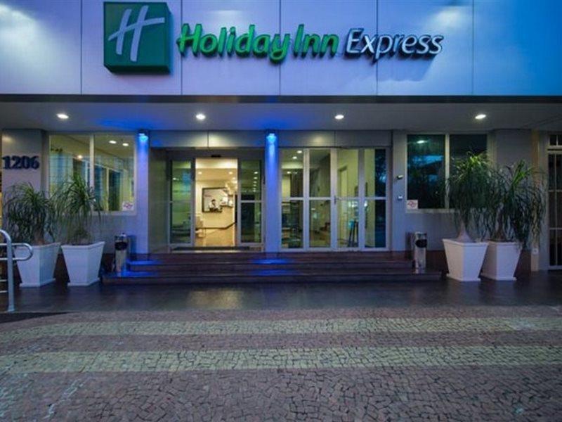 Holiday Inn Express Avenida Sumare サンパウロ エクステリア 写真