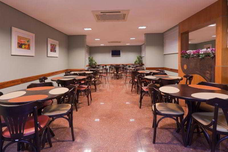 Holiday Inn Express Avenida Sumare サンパウロ レストラン 写真