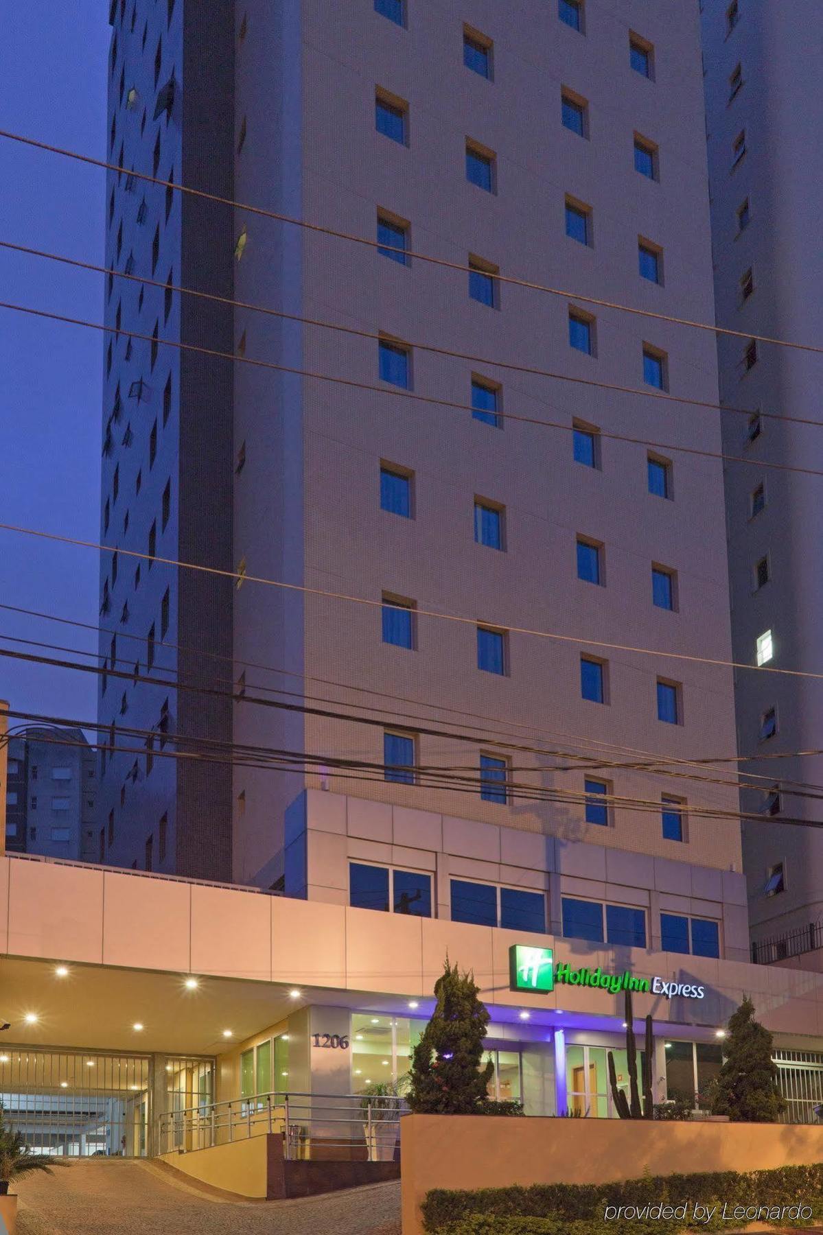 Holiday Inn Express Avenida Sumare サンパウロ エクステリア 写真